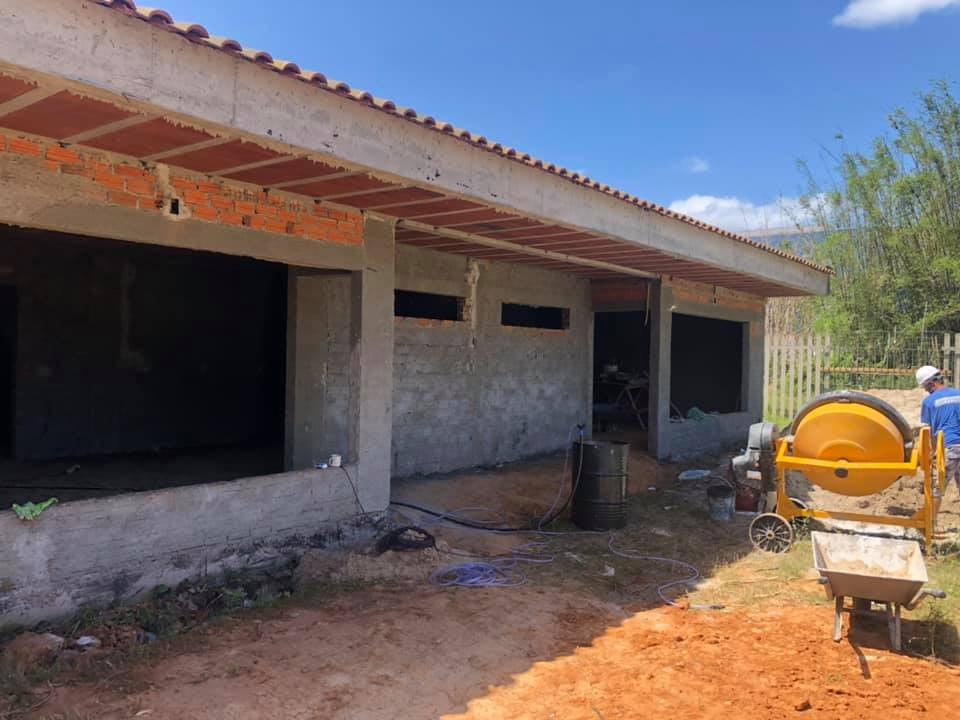 Obras nas escolas do bairro Santa Rosa avançam