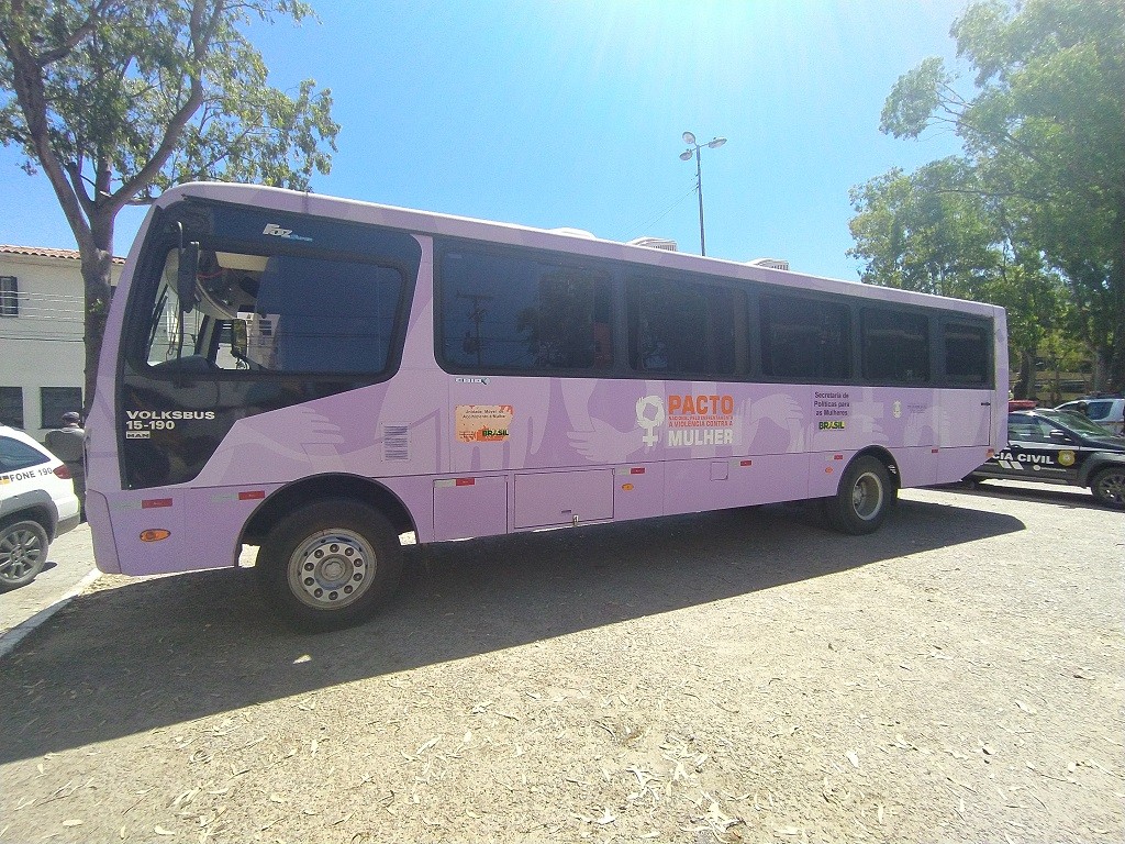 Ônibus Lilás chega em Rio Grande e traz auxílio às vítimas de violência doméstica