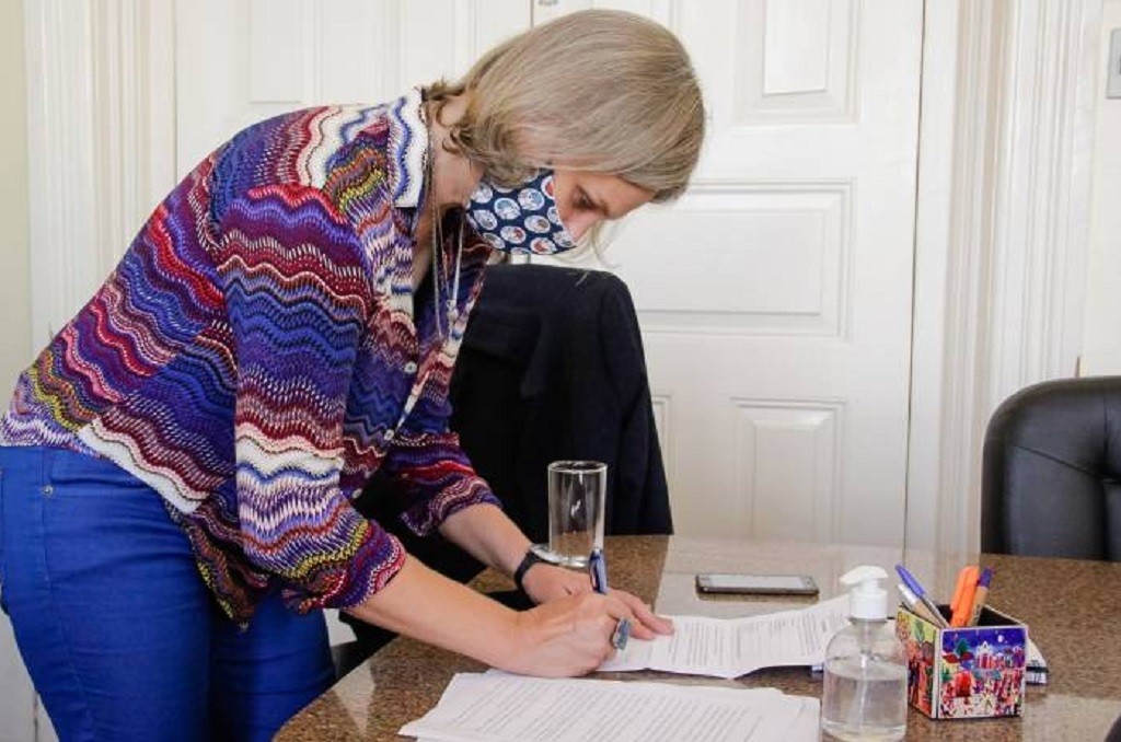 Prefeita de Pelotas anuncia 10 novos leitos de UTI Covid