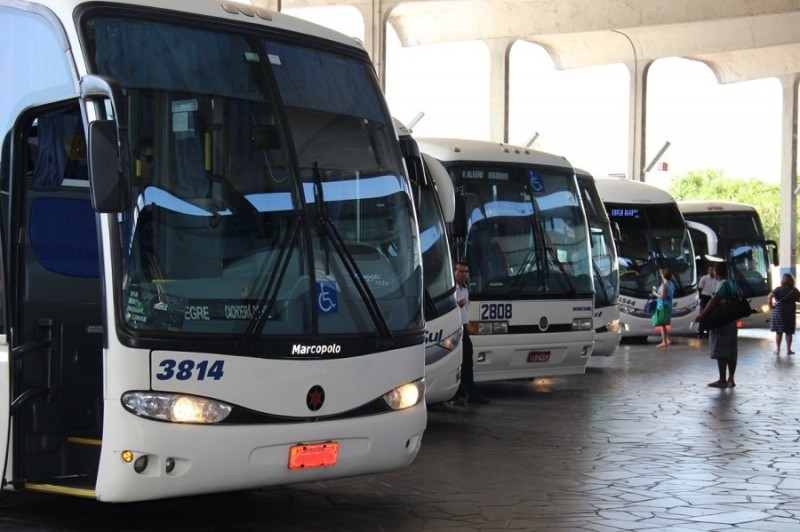 Linhas intermunicipais de ônibus terão 292 novos horários no verão para evitar disseminação do coronavírus