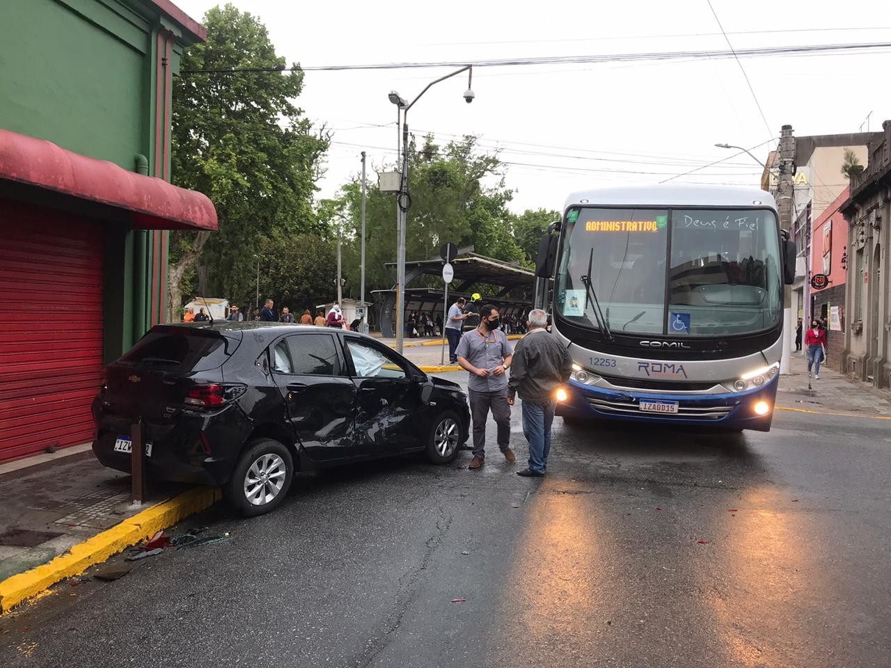 Acidente no centro de RG deixa duas pessoas feridas