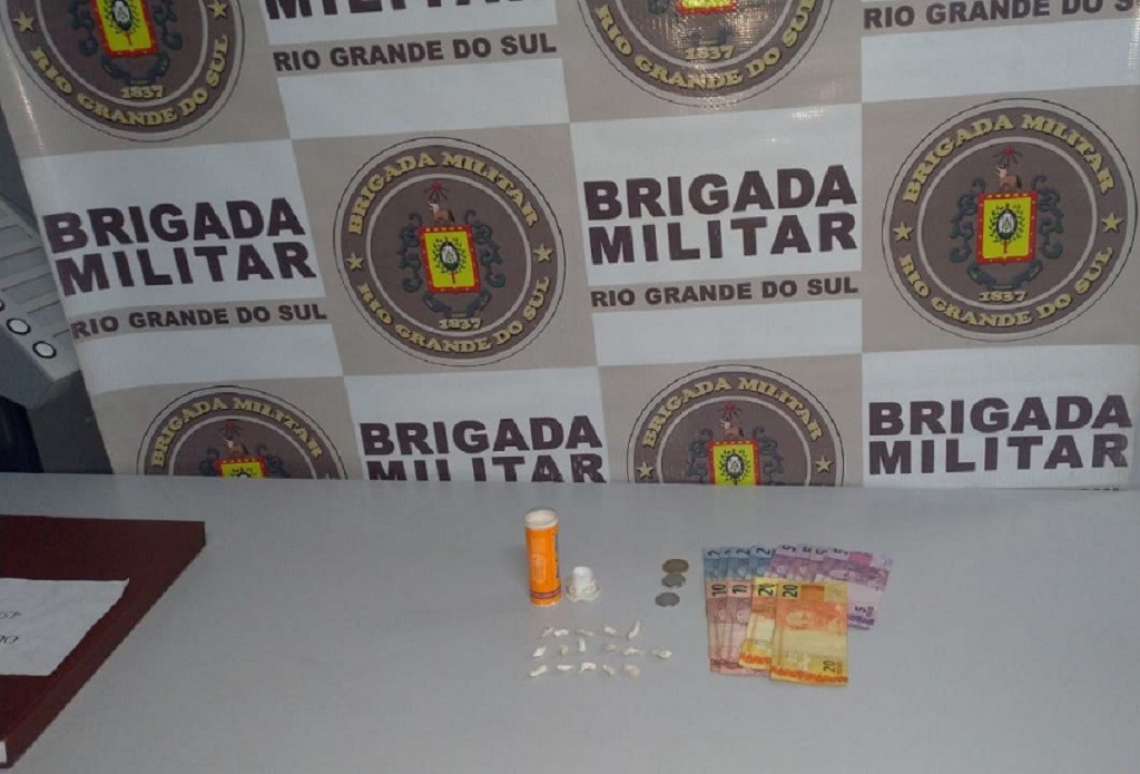 Traficante é preso pela BM na Vila da Quinta 