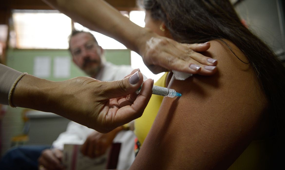 Sociedade Brasileira de Imunizações lança campanha de vacinação para adolescentes