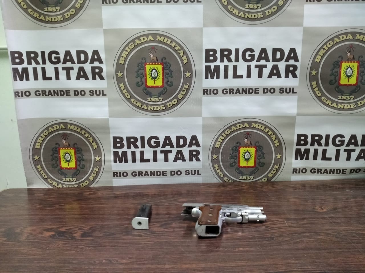 6° BPM prende homem por porte ilegal de arma de fogo e receptação de veículo  em Rio Grande