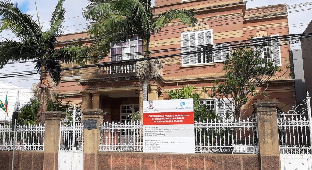 Prefeito convoca Sessão Extraordinária com projetos polêmicos