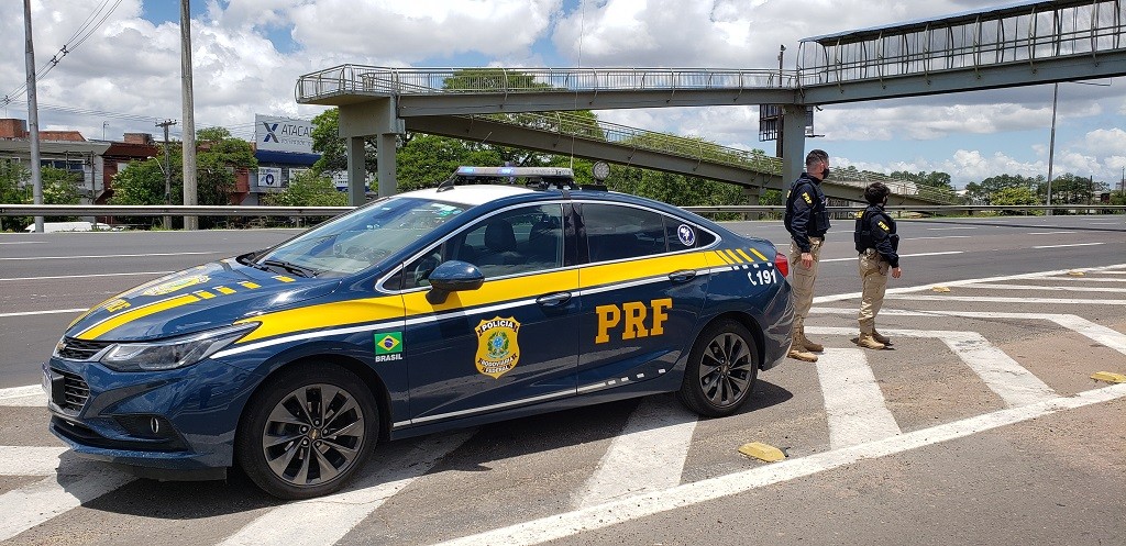 Polícia Rodoviária Federal dá orientações para as viagens de fim de ano