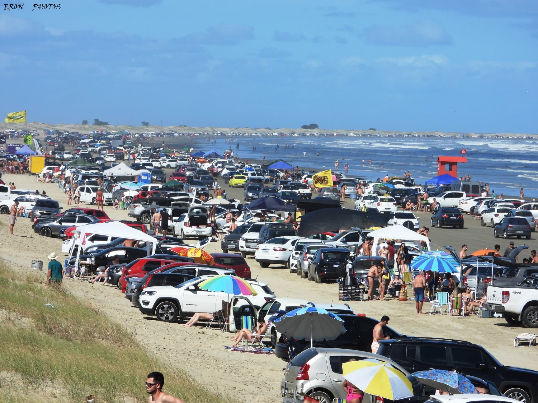 Praia do Cassino registra intenso movimento durante o final de semana