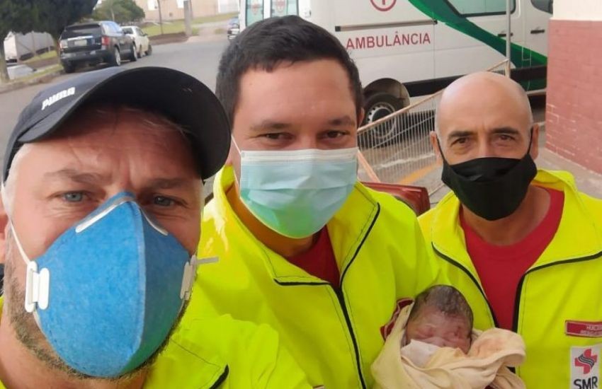 Dois bebês nasceram em ambulâncias da Ecosul na madrugada de domingo (3)