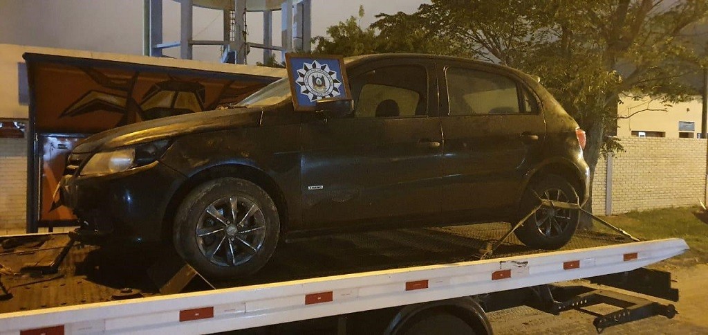 Veículo roubado é encontrado no bairro Querência