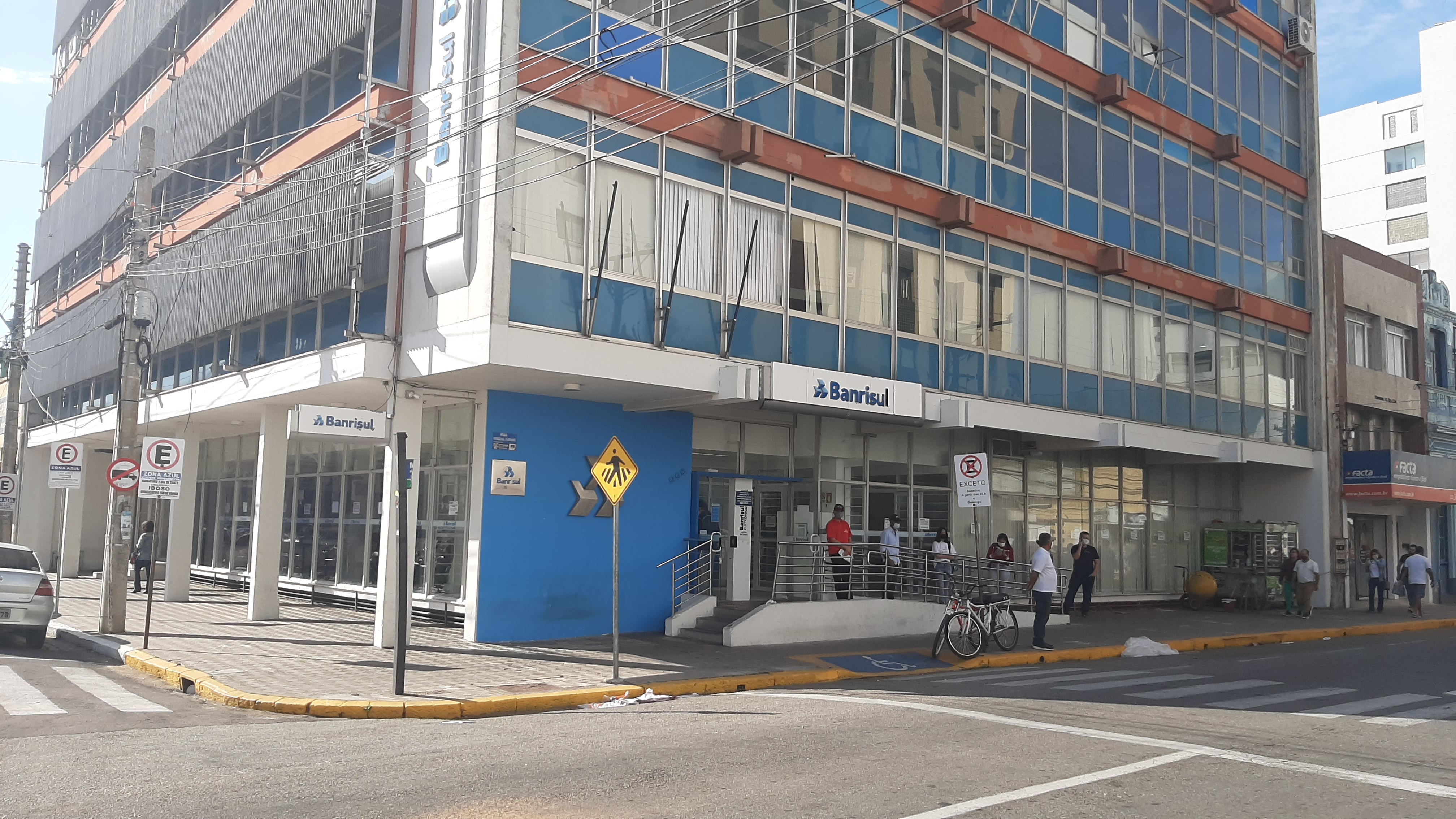 Banrisul de Rio Grande suspende atendimentos após funcionário testar positivo para Covid-19