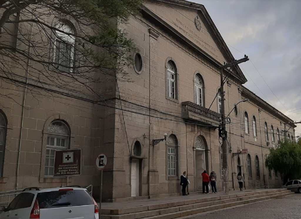 UTI da Santa Casa do Rio Grande volta a funcionar 