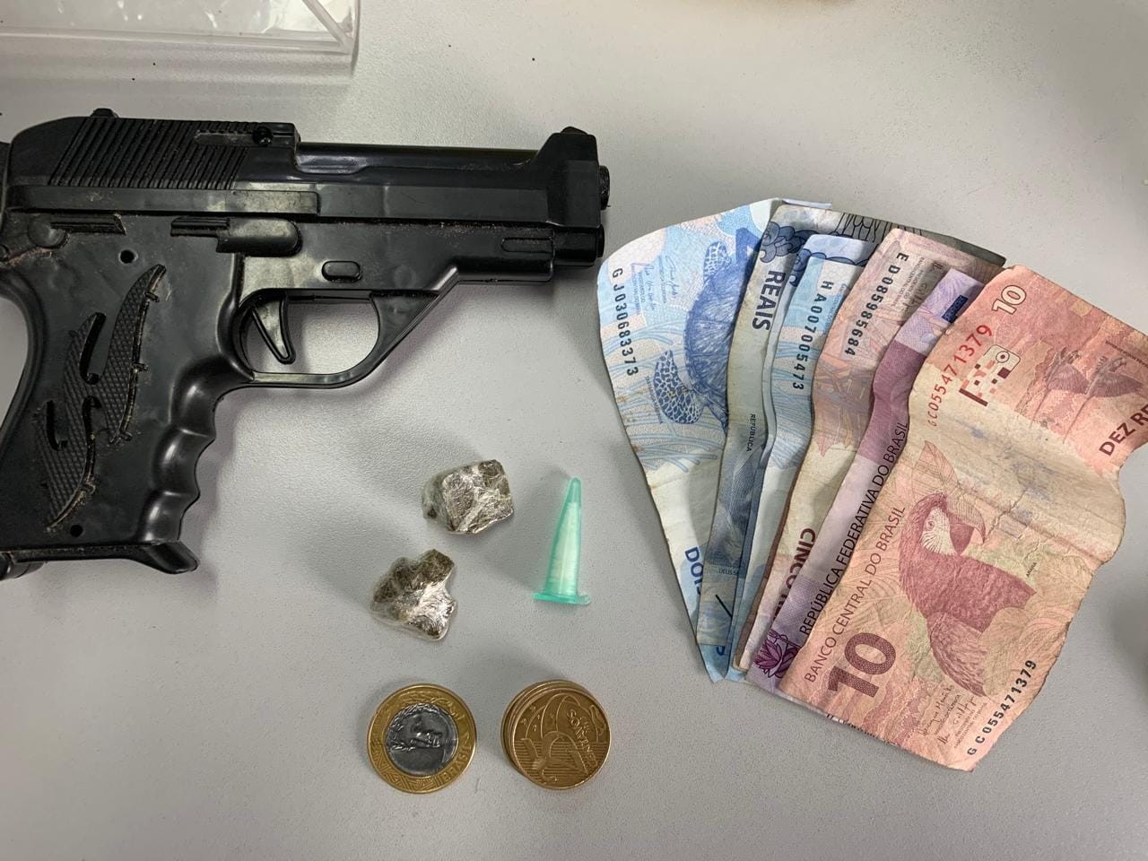 BM apreende adolescente por tráfico de drogas em Rio Grande