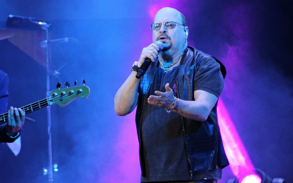 Paulinho, vocalista do Roupa Nova, morre por complicações de Covid-19