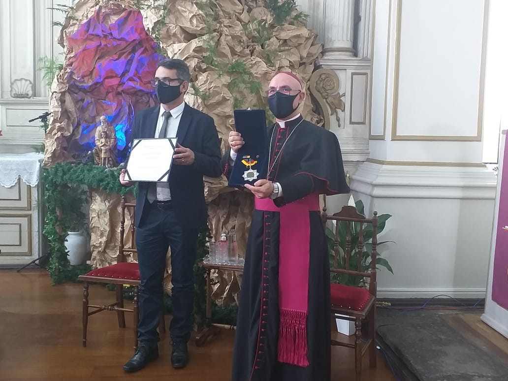 Cerimônia marca a entrega da Medalha do Mérito Farroupilha ao Bispo Dom Ricardo Hoepers