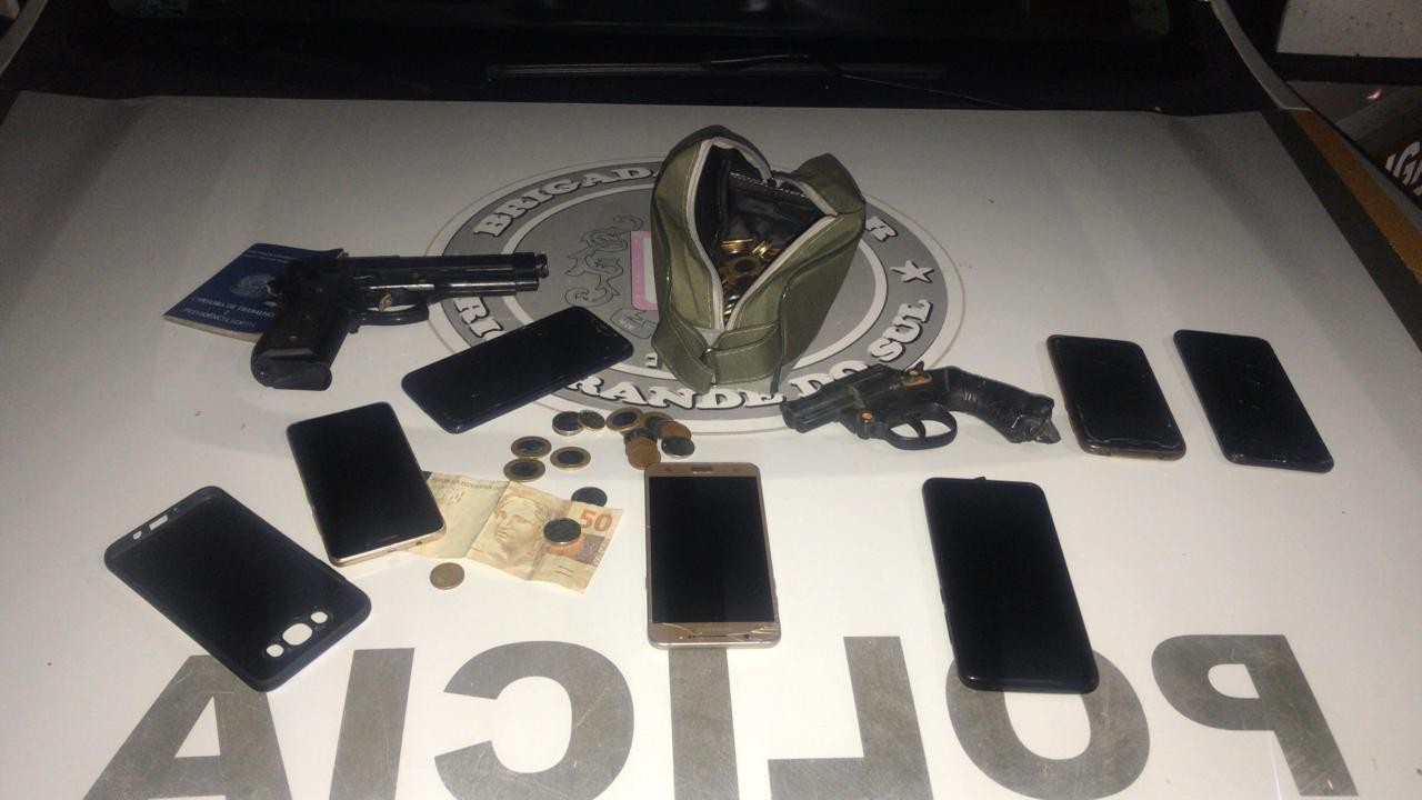 2º BRBM realiza prisão de um homem e três menores por assalto a mão armada em Rio Grande