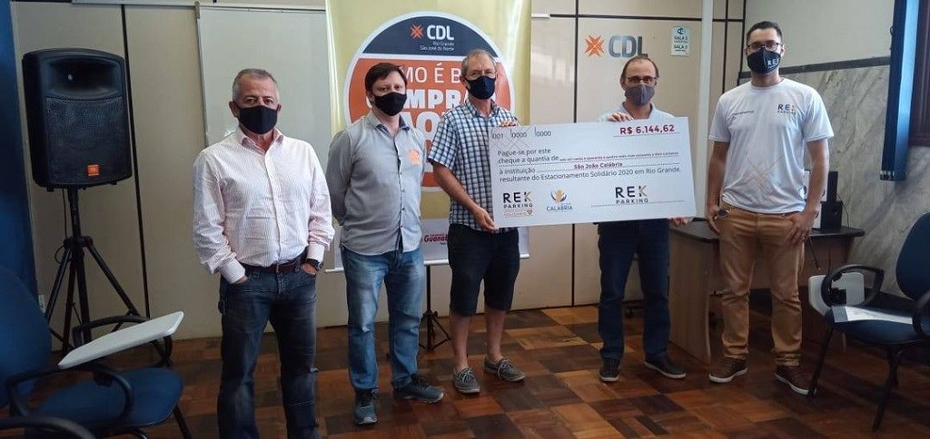 Rek Parking entrega recursos do Estacionamento Solidário a entidades