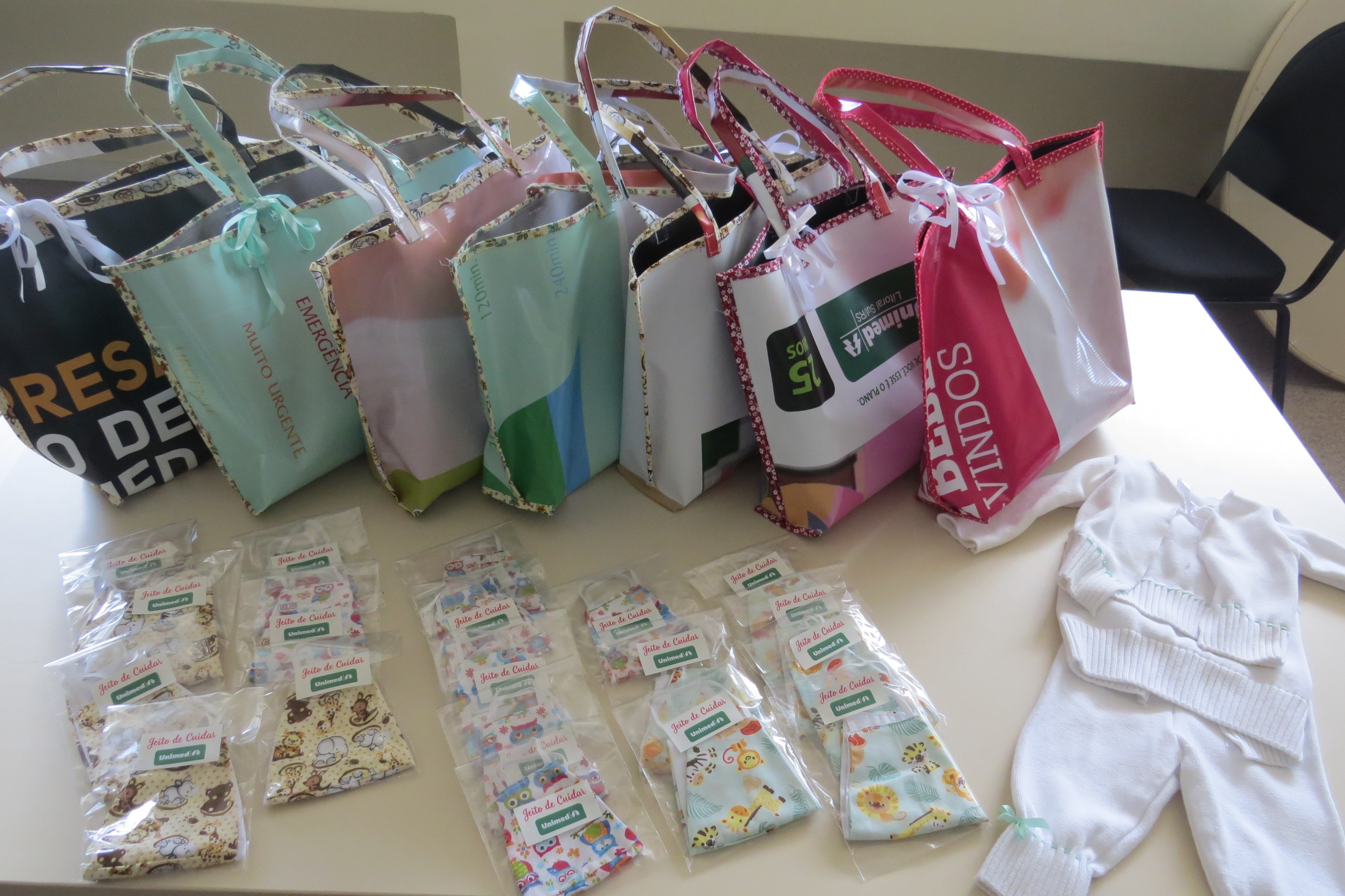 Unimed Litoral Sul marca o Natal  com Ação Social diferenciada em hospitais