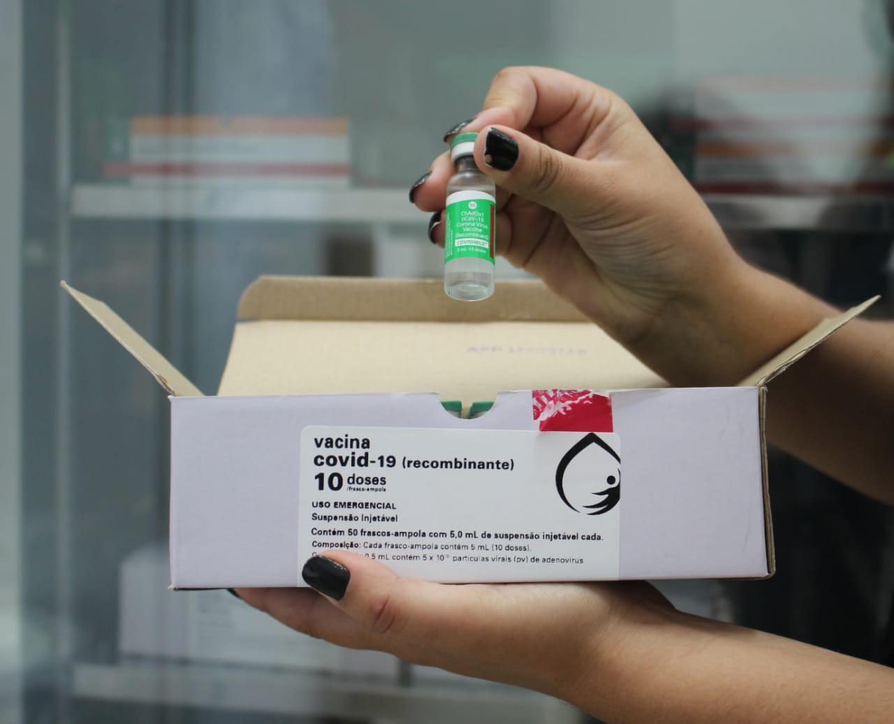 Mais de 2 mil doses da vacina de Oxford/AstraZeneca chegaram no município