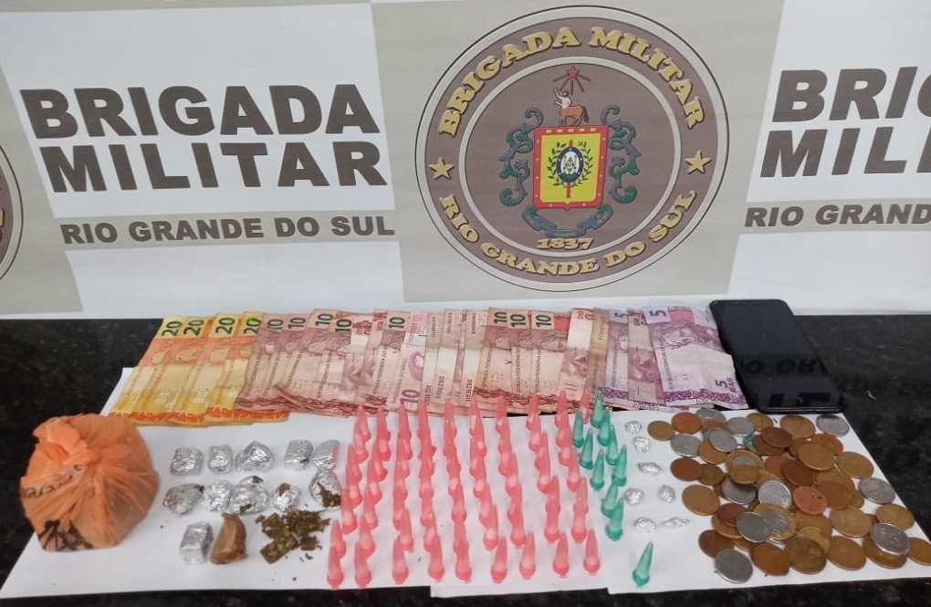 BM prende dupla por tráfico de entorpecentes em Rio Grande