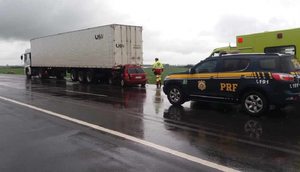 Condutora morre em acidente na BR-116, em Pelotas