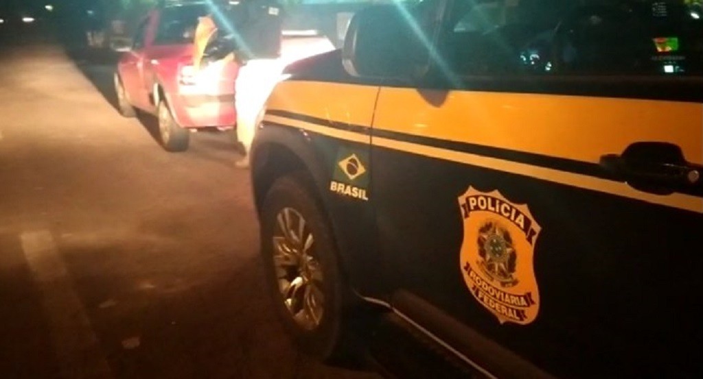 PRF apreende quase meia tonelada de camarão sendo transportado sem condições de higiene