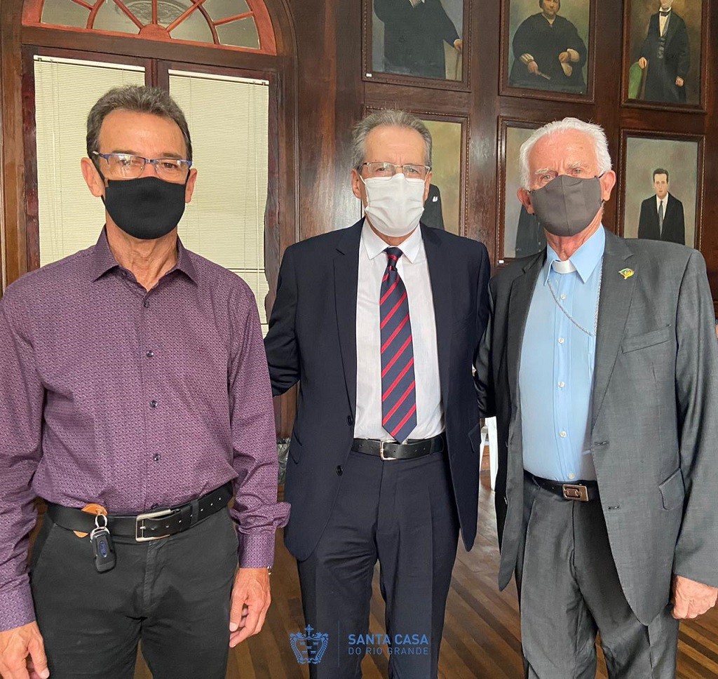Empossada nova diretoria e conselhos da Santa Casa do Rio Grande