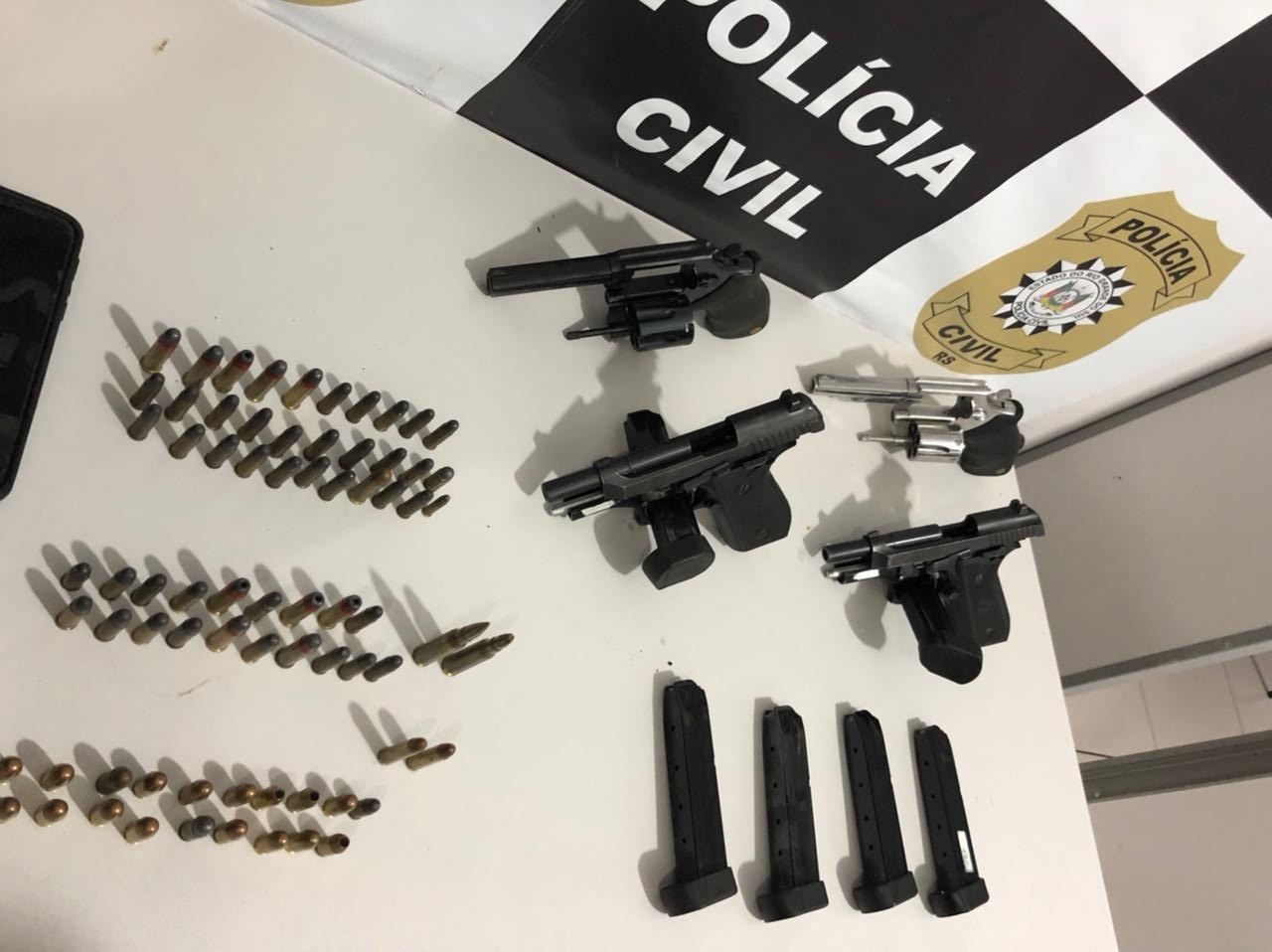 Homem de 32 anos é preso por porte ilegal de arma de fogo