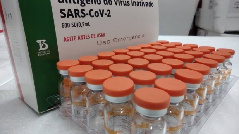 Segunda dose da vacina contra a Covid-19 começa a ser aplicada no RS