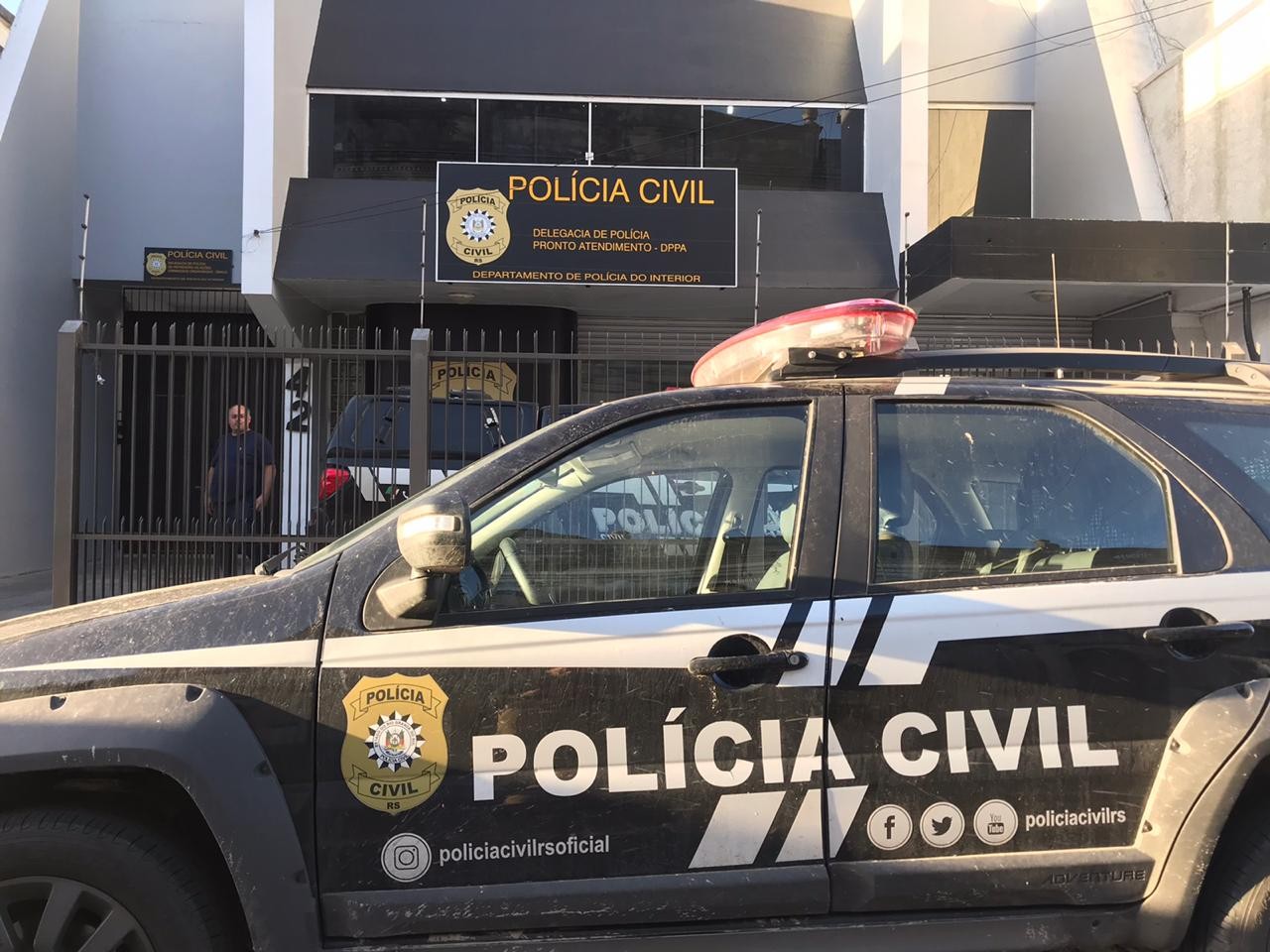 Homem é morto a pauladas e acusados são presos minutos depois pela Polícia Civil de RG