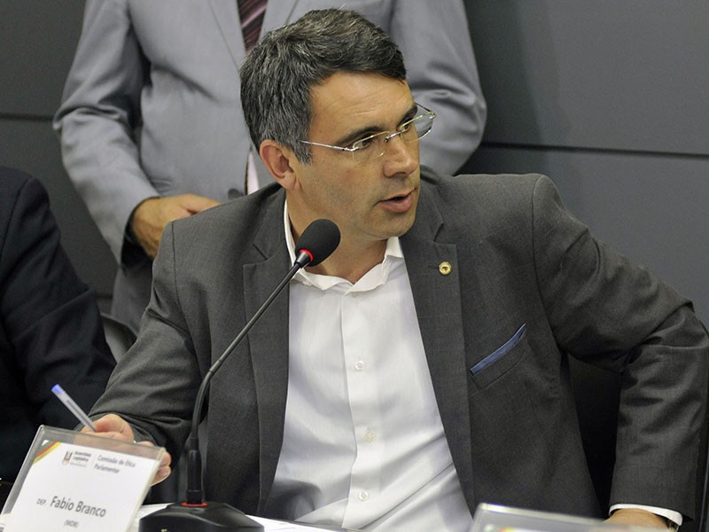 Prefeito visita empreendimento nas instalações da antiga fábrica Rheighantz