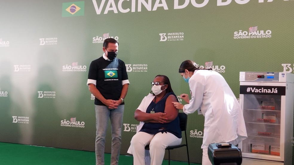 Anvisa autoriza uso emergencial das vacinas de Oxford e da CoronaVac 