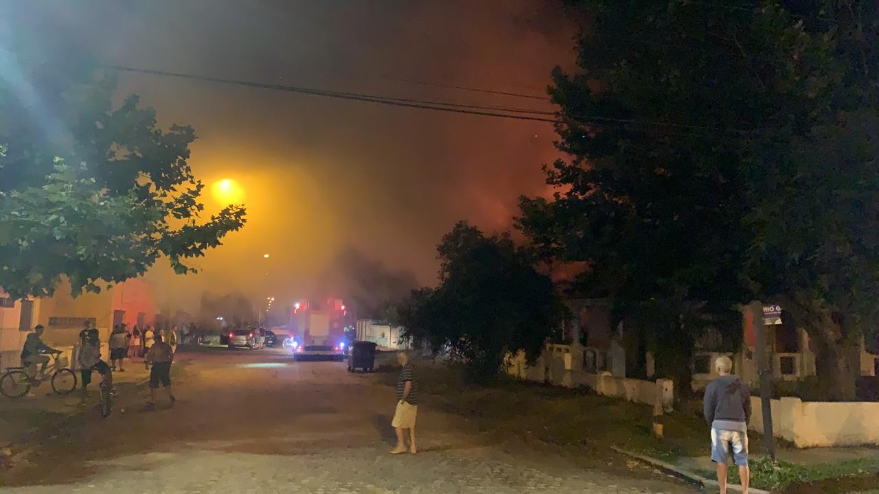 Incêndio causa danos graves em residência no Cassino