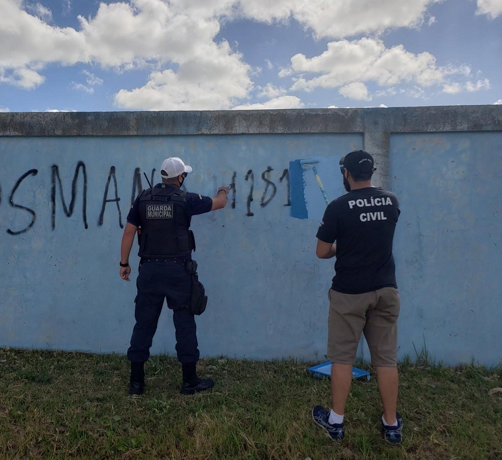Polícia Civil e Guarda Municipal realizam limpeza de pichações em São José do Norte