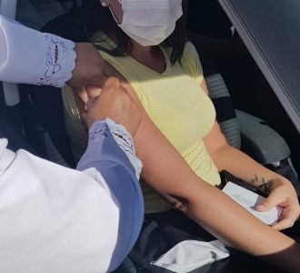 402 profissionais de saúde foram vacinados neste sábado (6) em Rio Grande
