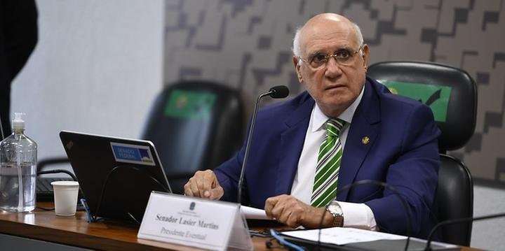 Senador Lasier Martins é internado em Porto Alegre após positivar para Covid-19