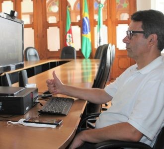 Fábio Branco anuncia pacote de medidas que deve auxiliar empresários do município