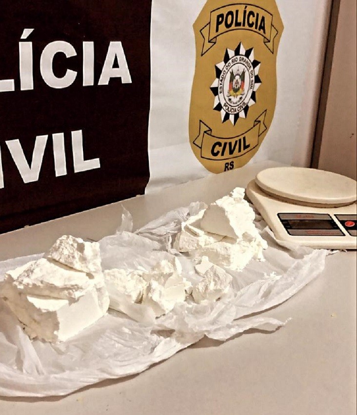 Mulher é presa por tráfico de drogas no BGV