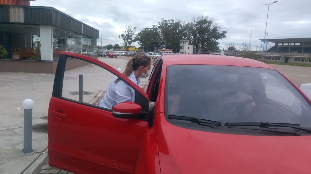 448 idosos receberam a primeira dose da CoronaVac durante drive thru em Rio Grande