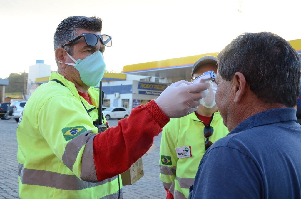Ecosul tem ação para caminhoneiros na BR-392, em Rio Grande