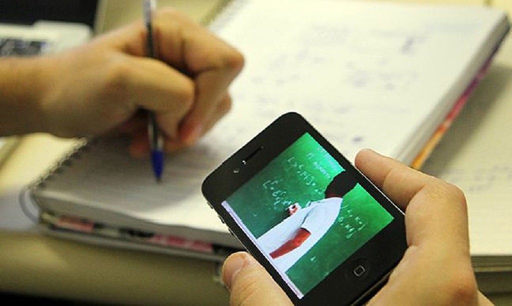 Aulas na rede municipal começaram nesta quarta-feira (17) no formato online 