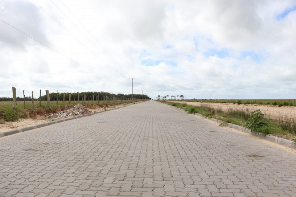 Novo trecho de pavimentação da Estrada da Praia do Mar Grosso é liberado para circulação