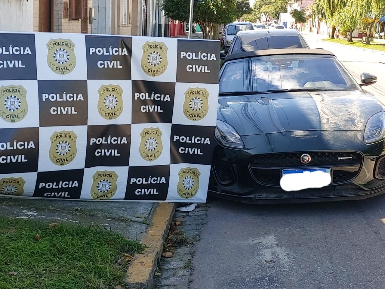  Polícia Civil recupera Jaguar avaliado em R$ 400 mil em Rio Grande