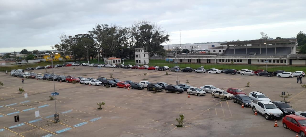 Começa a aplicação da 2ª dose contra Covid-19 em idosos de 80 anos em Rio Grande