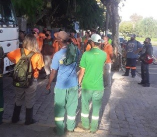 Funcionários da BH Service dão continuidade à protesto para pagamento de salários