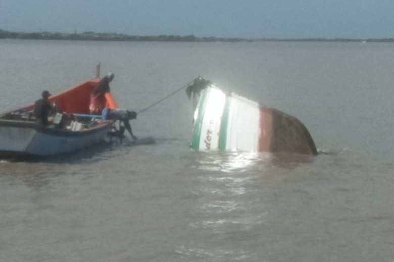 Capitania dos Portos emite nota sobre naufrágio de barco atingido por navio em RG