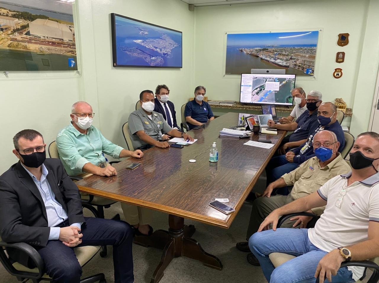 Capitania dos Portos alinha plano para resgatar embarcação naufragada em Rio Grande