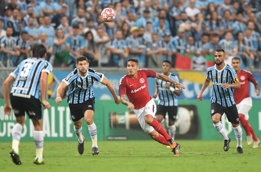 Conmebol anuncia que vai vacinar jogadores e demais profissionais do futebol com doses doadas pela Sinovac