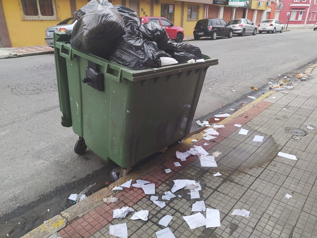 Com nova empresa responsável pela coleta de lixo, serviço deve ser normalizado na quinta-feira (15) em Rio Grande