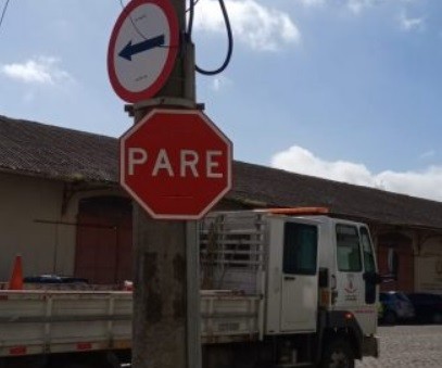 Secretaria de Mobilidade revitaliza sinalização no Centro de Rio Grande e em outras localidades