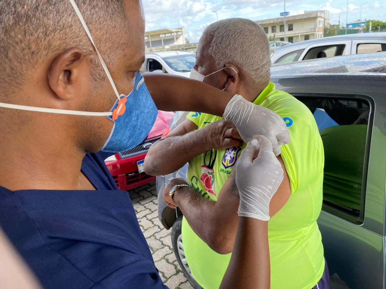 290 mil doses de vacinas contra a Covid-19 chegam no RS; Essa é a maior remessa até o momento 